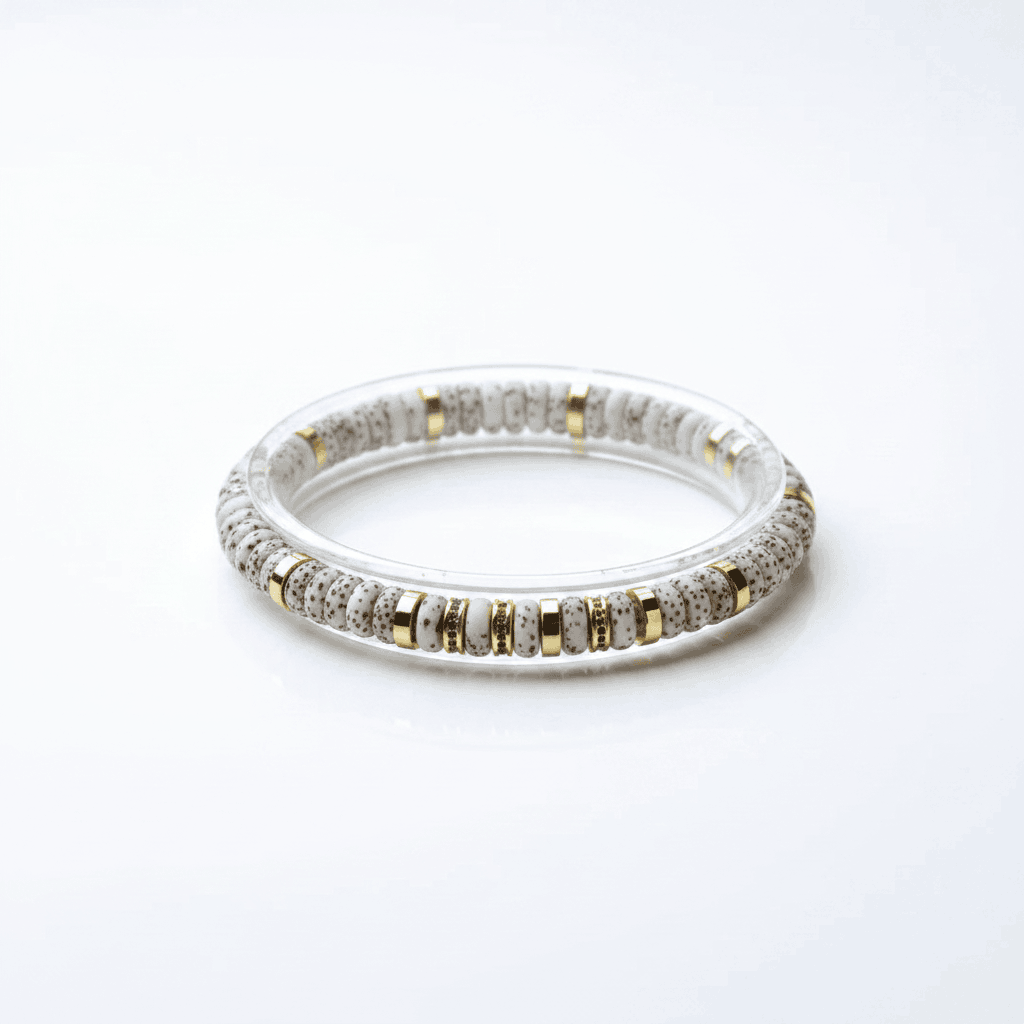 Pulseira com fundo branco