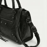 Carmela- Stylish Handbag with Spacious Interior & Minimalist Design