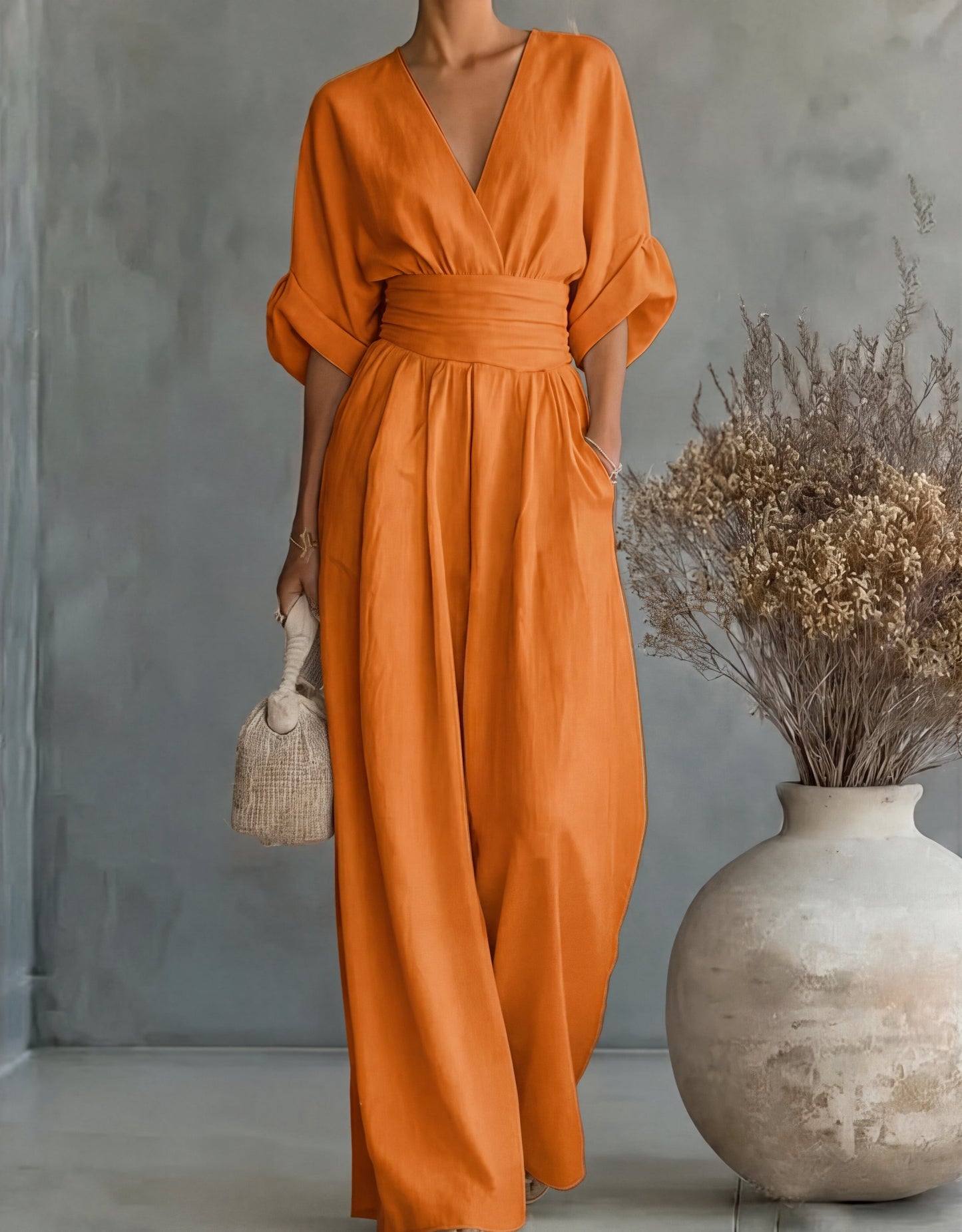 Daniela - Mono elegante con scollatura a V e gamba larga