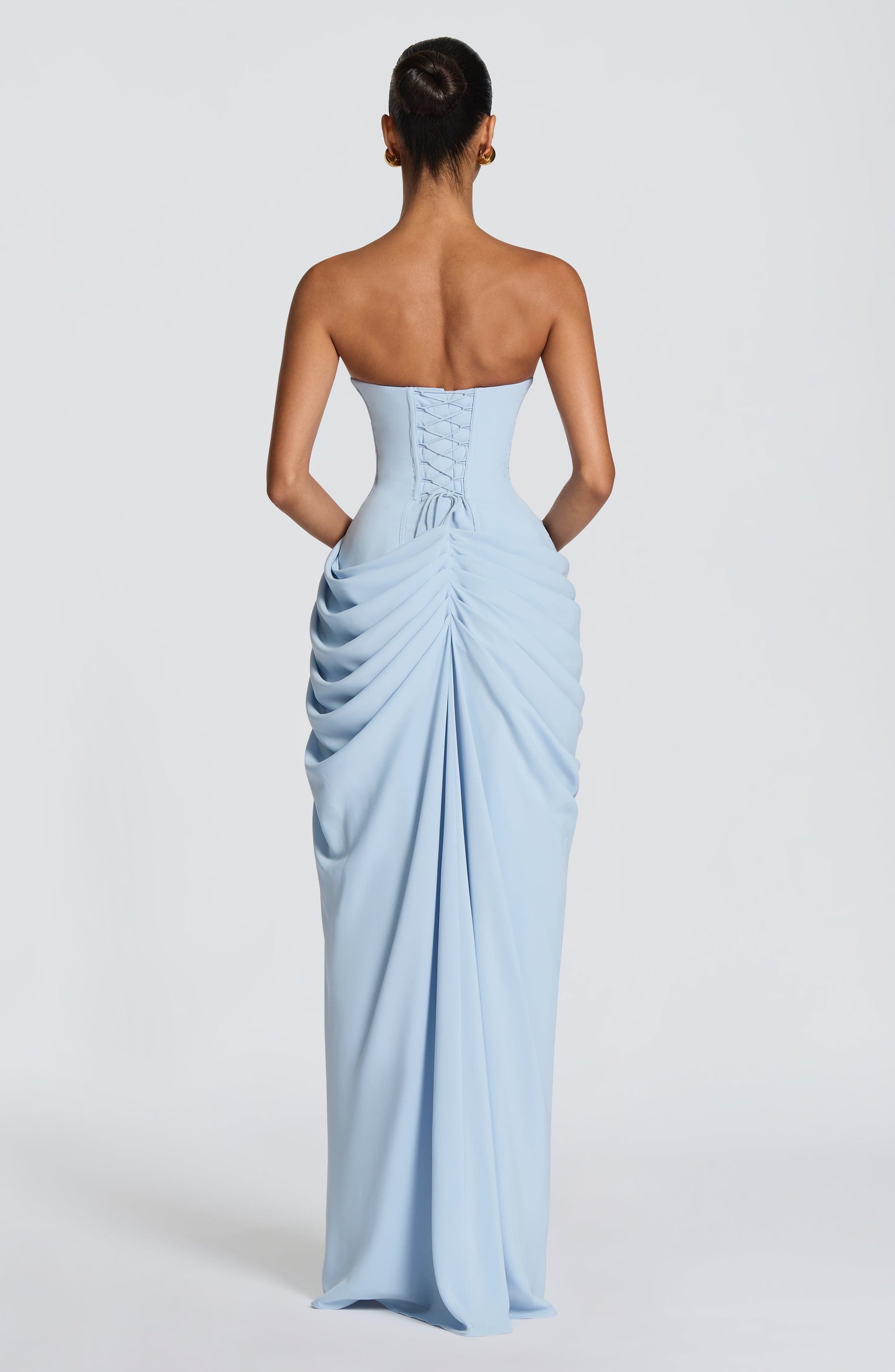 SKY - Eleganza scultorea che definisce la tua figura per Donna