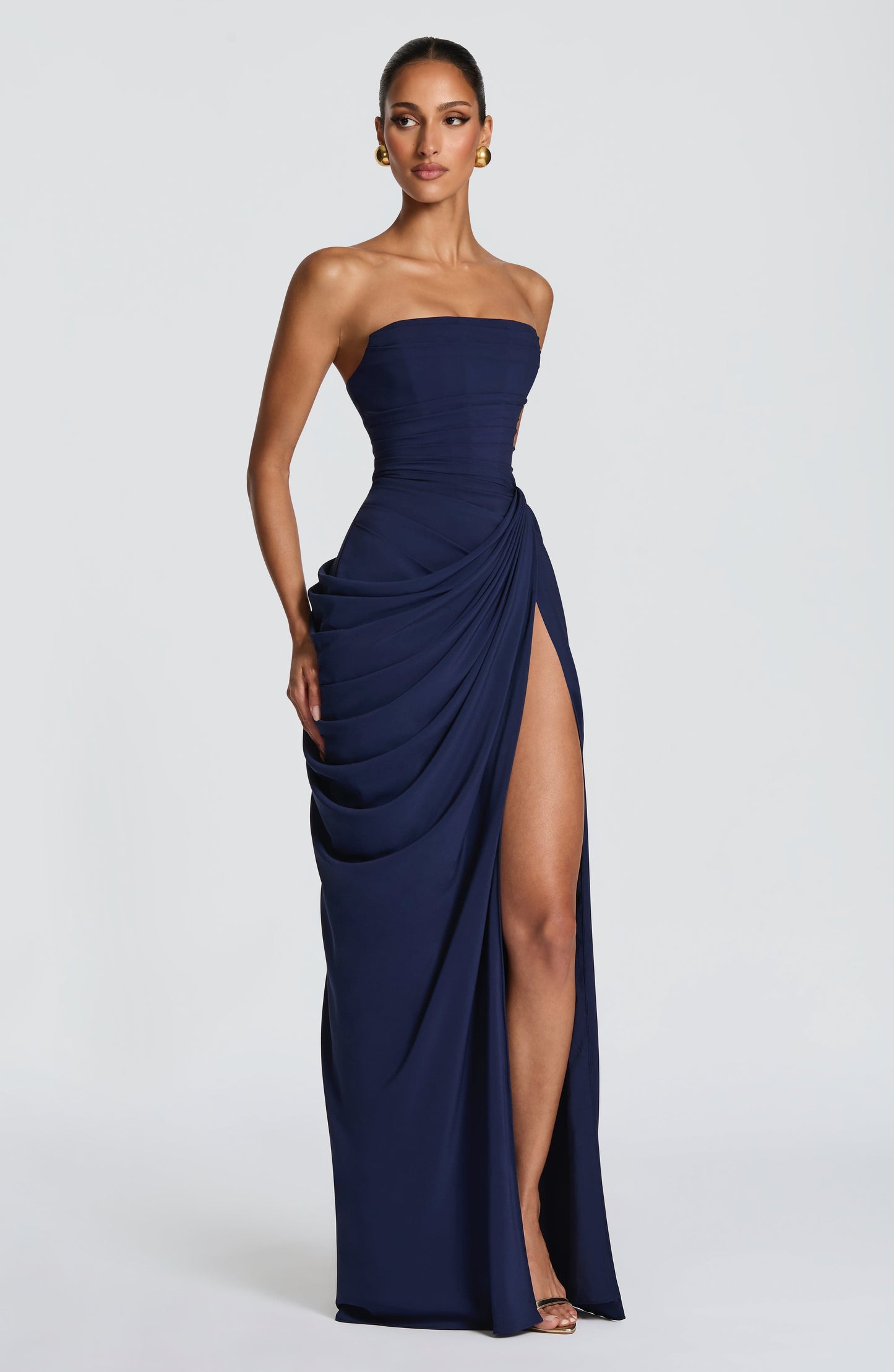 SKY - Eleganza scultorea che definisce la tua figura per Donna