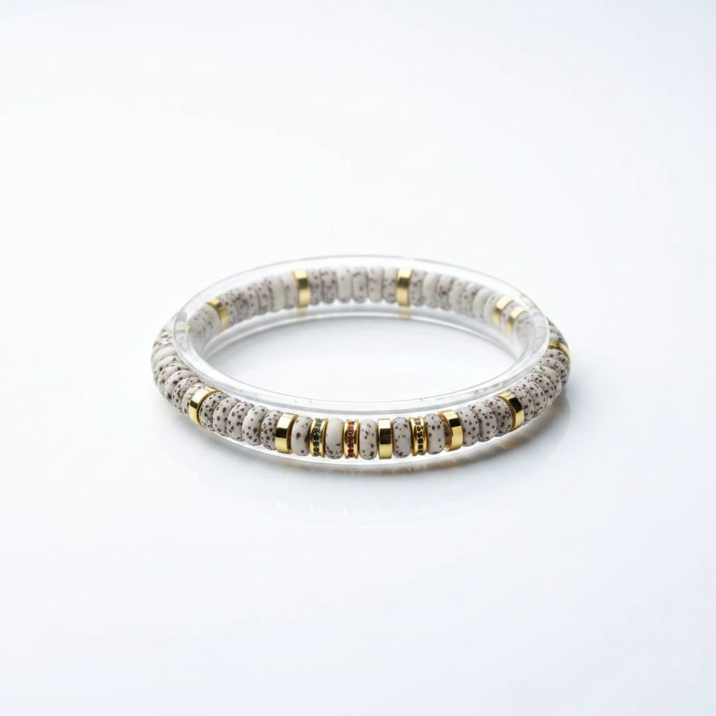 Pulseira com fundo branco
