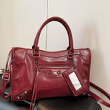 Carmela- Stylish Handbag with Spacious Interior & Minimalist Design